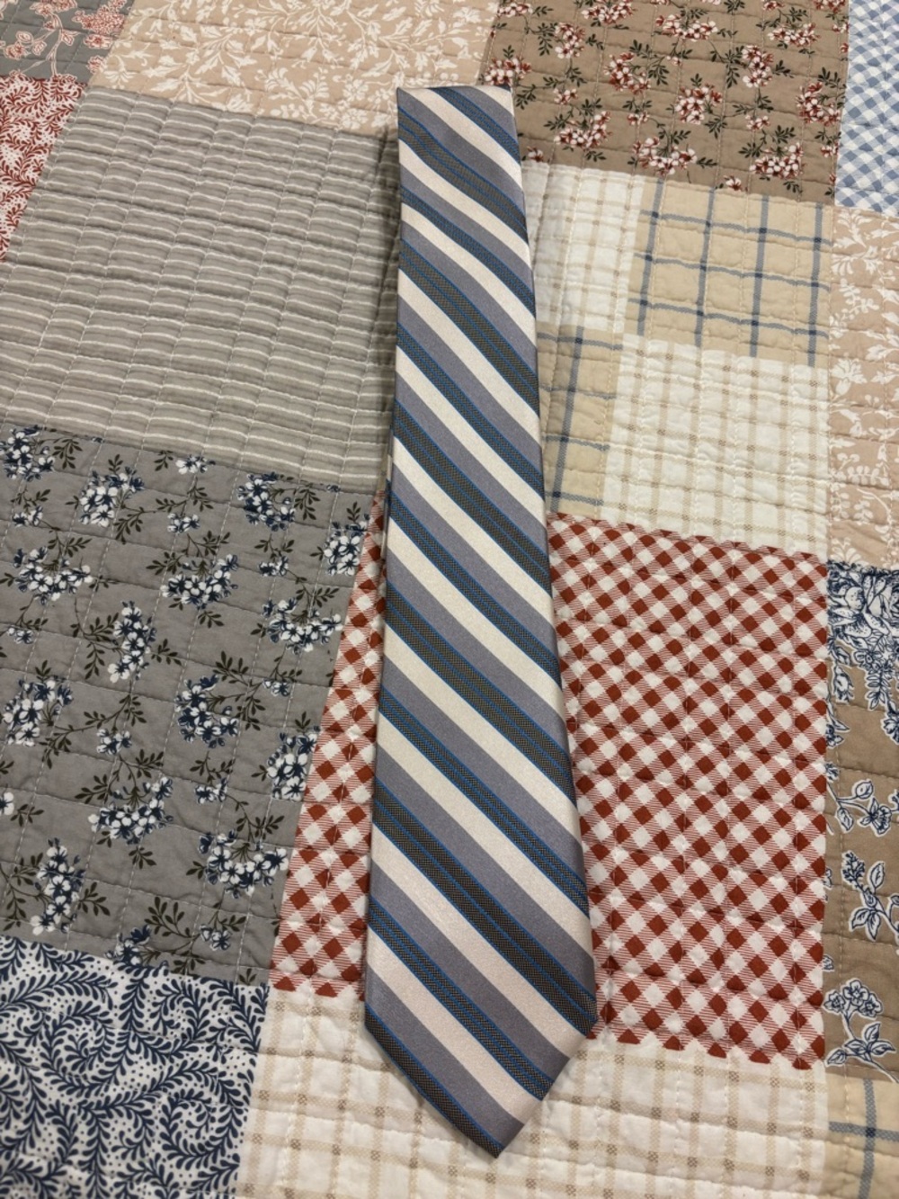 Pronto Uomo Blue, Gray and White Diagonal Stripe Tie